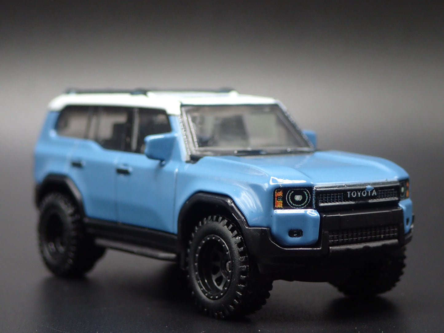 2023-2025 TOYOTA LAND CRUISER 1/64 SCALE COLLECTIBLE DIORAMA DIECAST MODEL CAR