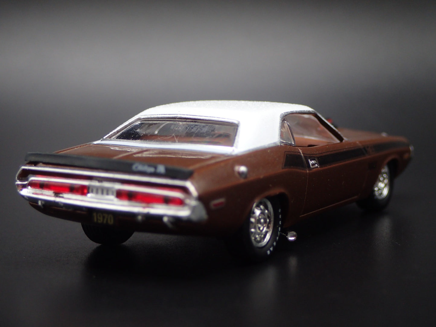 1970 70 DODGE CHALLENGER TA T/A BROWN 1/64 SCALE DIORAMA DIECAST MODEL CAR