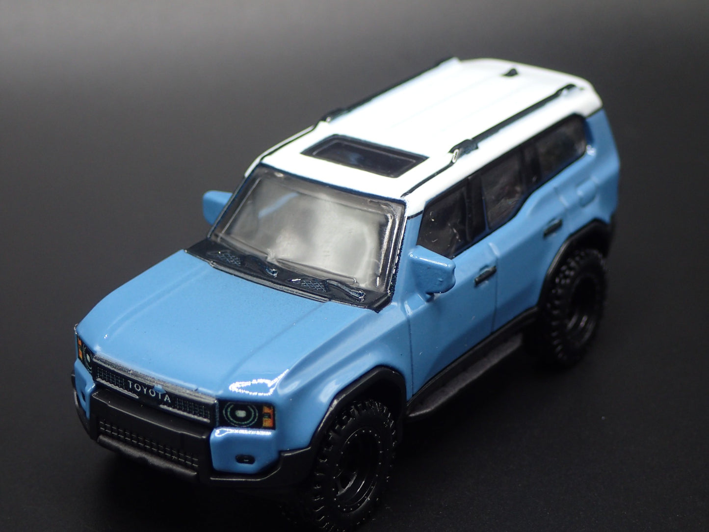 2023-2025 TOYOTA LAND CRUISER 1/64 SCALE COLLECTIBLE DIORAMA DIECAST MODEL CAR