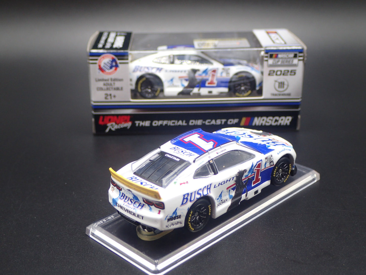 2025 CHEVROLET 1 ROSS CHASTAIN BUSCH LIGHT RETRO NASCAR 1:64 SCALE DIECAST CAR