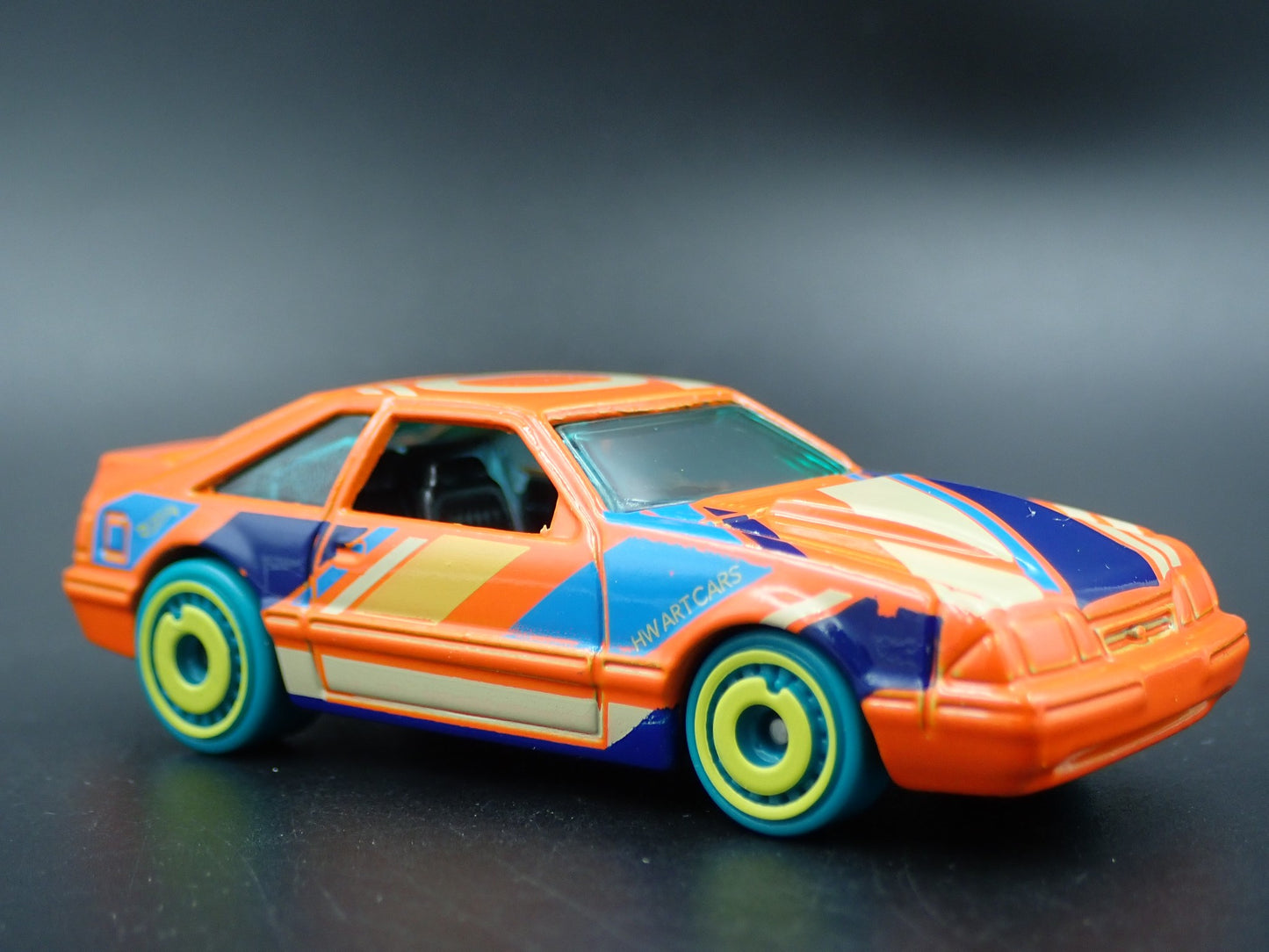 1992 92 FORD MUSTANG FOX BODY ORANGE 1/64 SCALE COLLECTIBLE DIECAST MODEL CAR