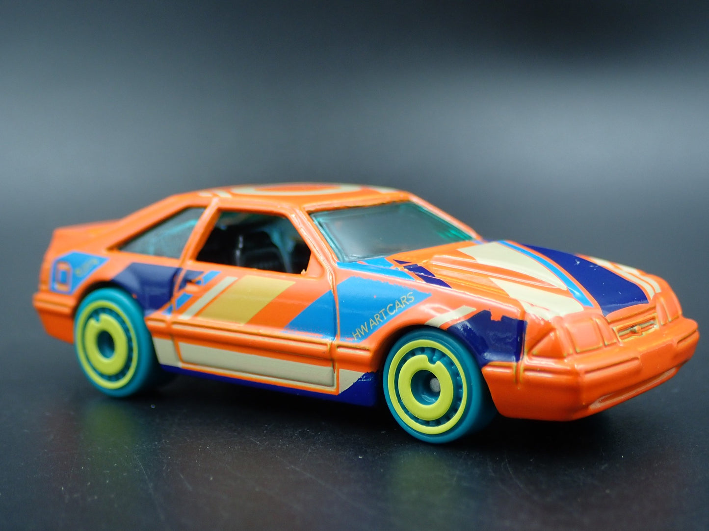 1992 92 FORD MUSTANG FOX BODY ORANGE 1/64 SCALE COLLECTIBLE DIECAST MODEL CAR