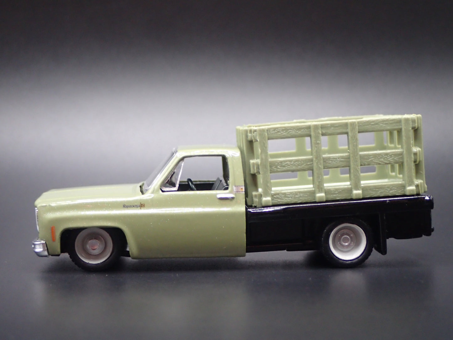 1973 73 CHEVY CHEVROLET SUPER 10 SQUARE BODY TRUCK 1:64 SCALE DIECAST MODEL CAR