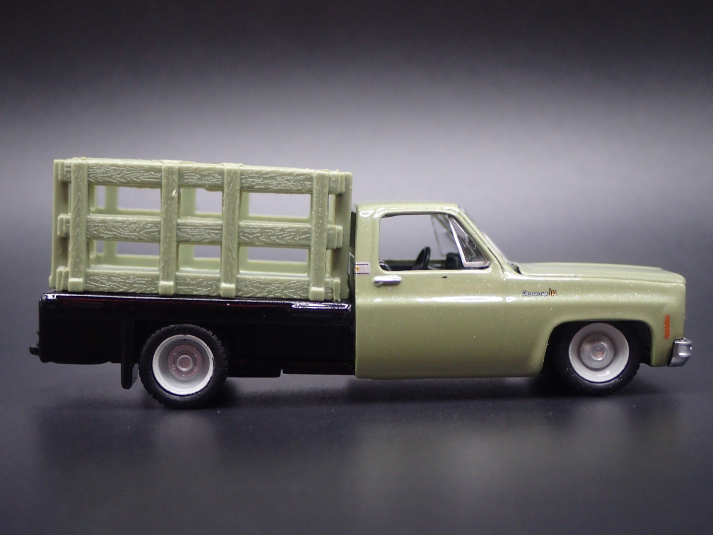 1973 73 CHEVY CHEVROLET SUPER 10 SQUARE BODY TRUCK 1:64 SCALE DIECAST MODEL CAR