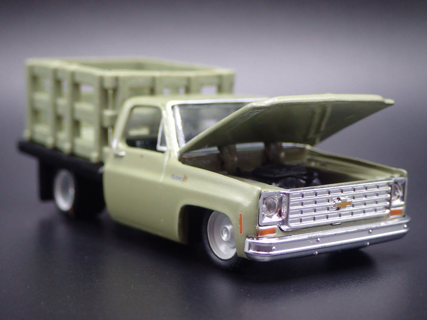 1973 73 CHEVY CHEVROLET SUPER 10 SQUARE BODY TRUCK 1:64 SCALE DIECAST MODEL CAR
