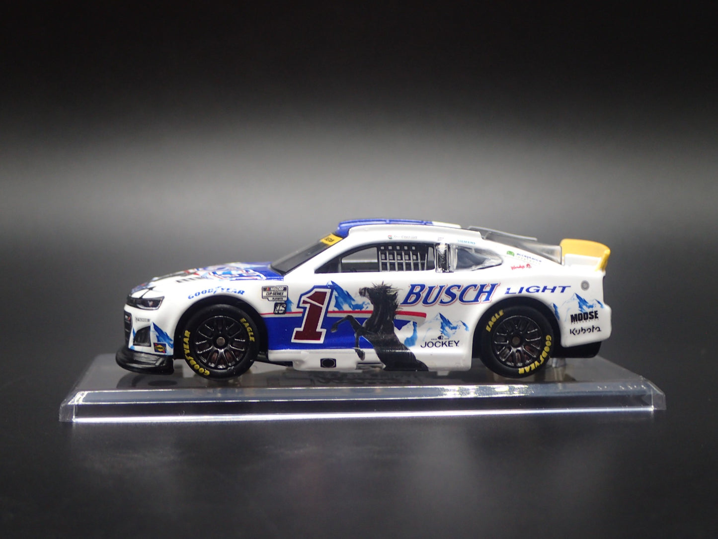 2025 CHEVROLET 1 ROSS CHASTAIN BUSCH LIGHT RETRO NASCAR 1:64 SCALE DIECAST CAR
