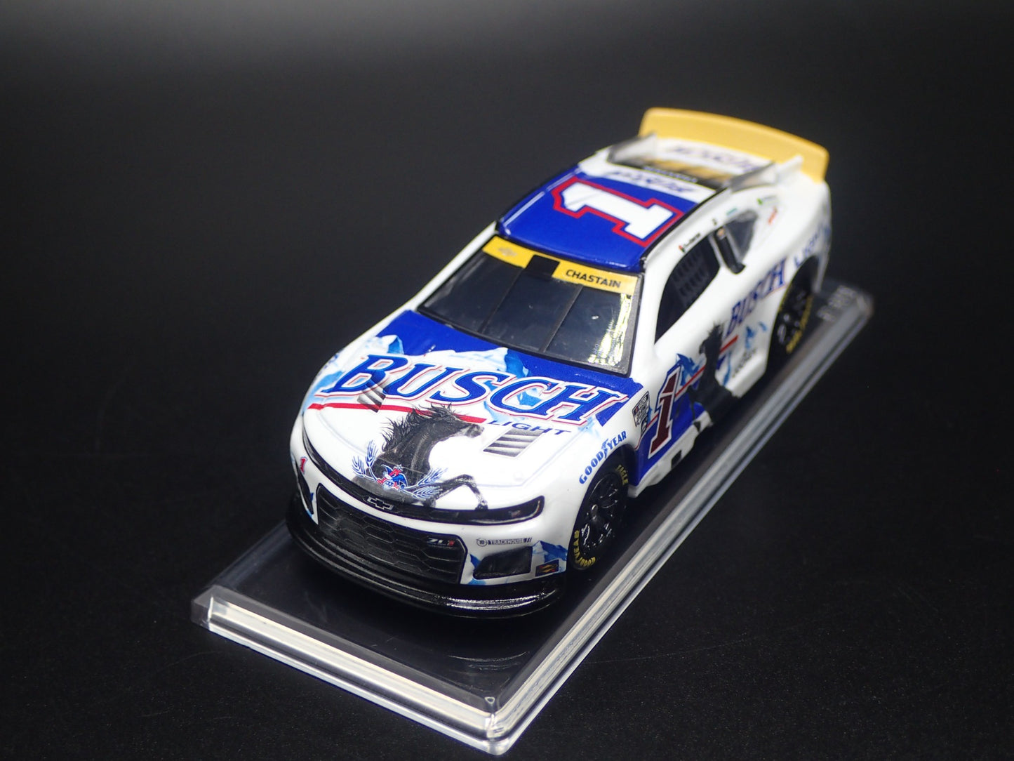 2025 CHEVROLET 1 ROSS CHASTAIN BUSCH LIGHT RETRO NASCAR 1:64 SCALE DIECAST CAR