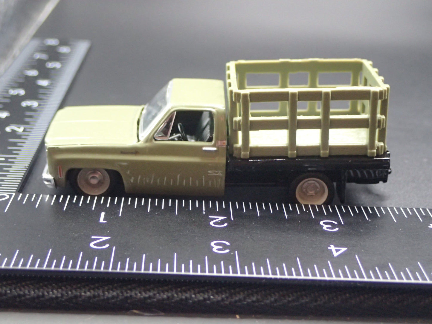 1973 73 CHEVY CHEVROLET SUPER 10 SQUARE BODY TRUCK 1:64 SCALE DIECAST MODEL CAR