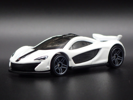 2013-2015 MCLAREN P1 SUPER CAR WHITE RARE 1:64 SCALE DIORAMA DIECAST MODEL CAR