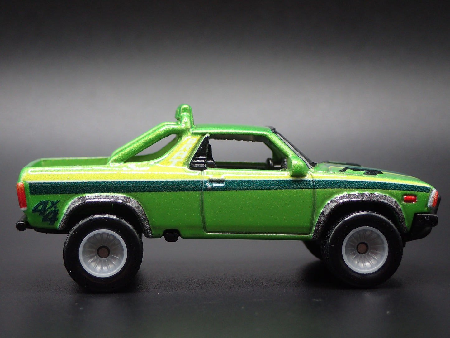 1970-1981 SUBARU BRAT PICKUP TRUCK GREEN 1:64 SCALE DIORAMA DIECAST MODEL CAR
