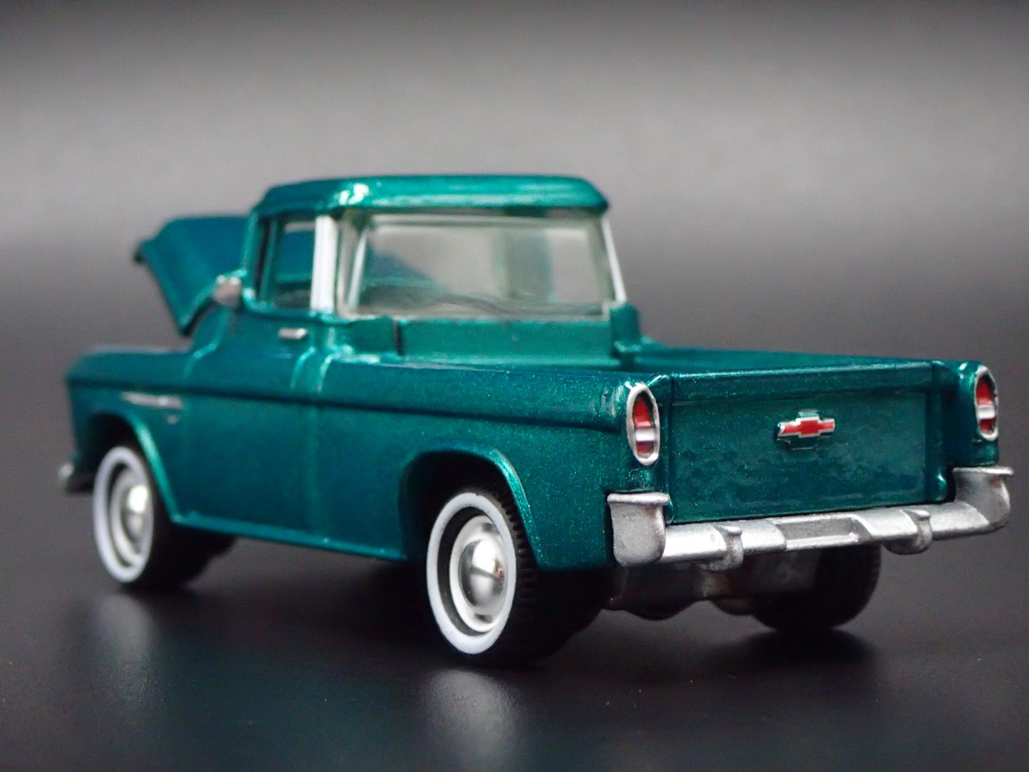 1955 55 CHEVY CHEVROLET CAMEO PICKUP TRUCK 1:64 SCALE DIORAMA DIECAST MODEL CAR
