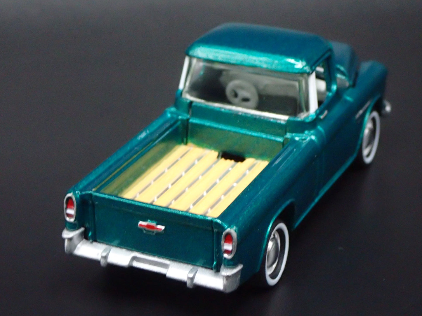 1955 55 CHEVY CHEVROLET CAMEO PICKUP TRUCK 1:64 SCALE DIORAMA DIECAST MODEL CAR