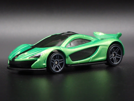 2013-2015 MCLAREN P1 SUPER CAR GREEN 1:64 SCALE DIORAMA DIECAST MODEL CAR