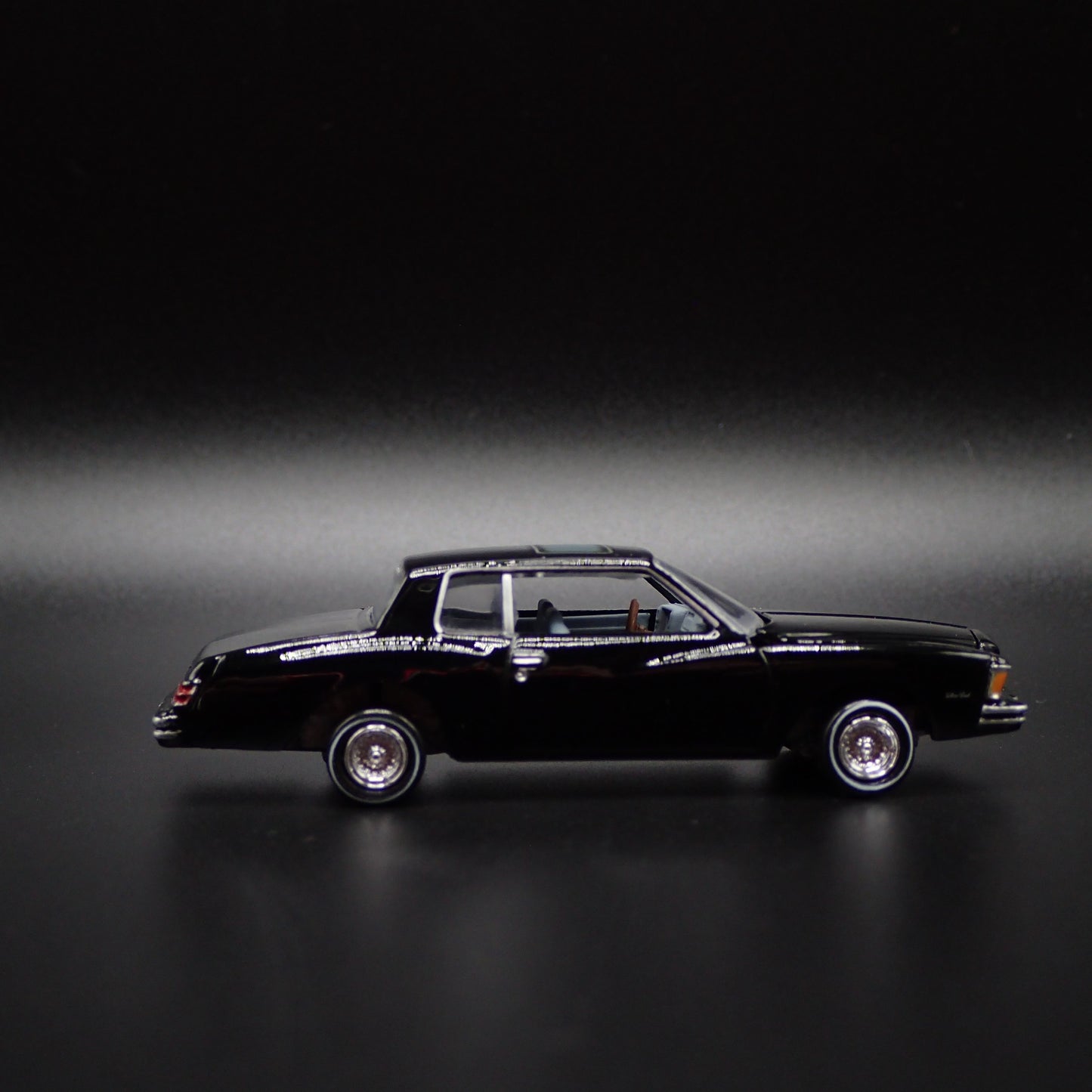 1979 79 CHEVY CHEVROLET MONTE CARLO TRAINING DAY G 1:64 SCALE DIECAST MODEL CAR