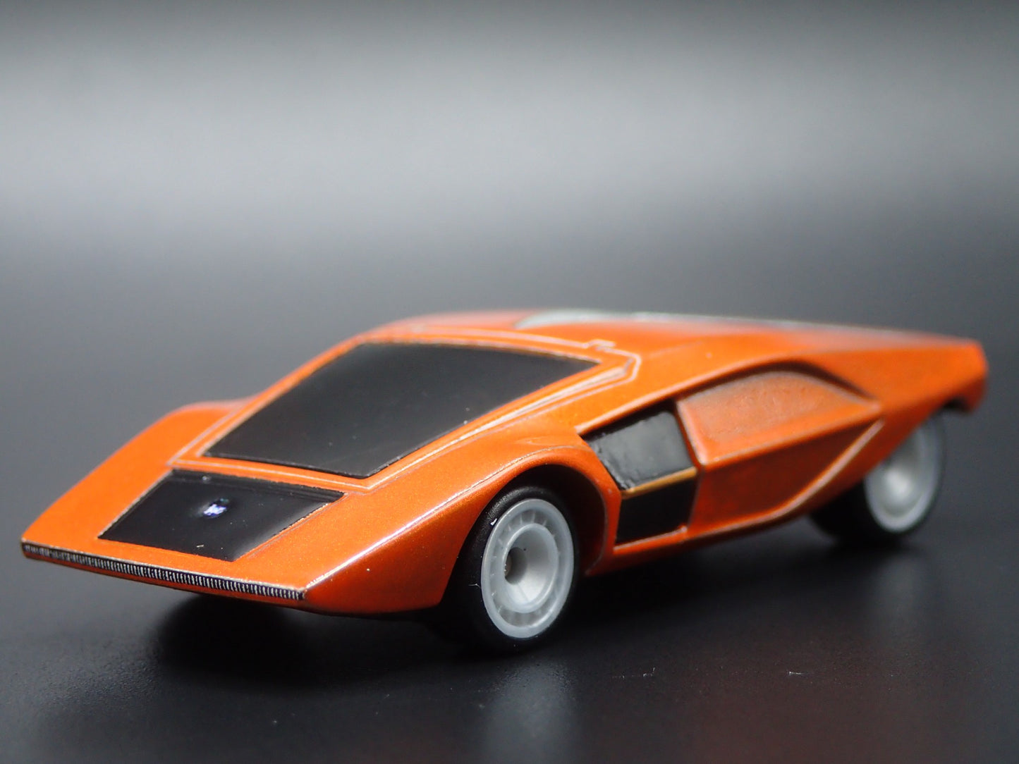 1970 70 LANCIA STRATOS CONCEPT CAR  1:64 SCALE COLLECTIBLE DIECAST MODEL CAR