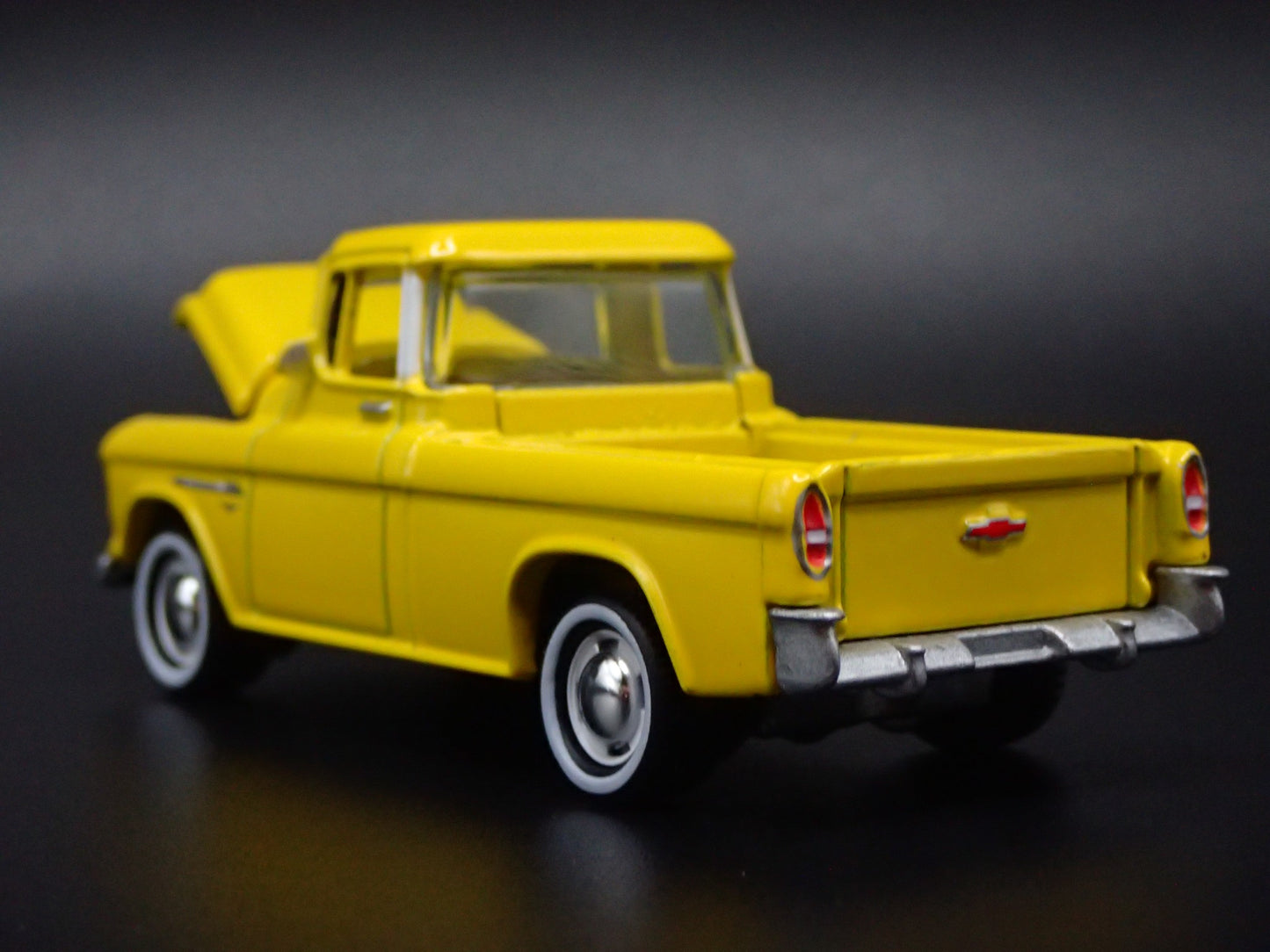 1955 55 CHEVY CHEVROLET CAMEO PICKUP TRUCK 1:64 SCALE DIORAMA DIECAST MODEL CAR