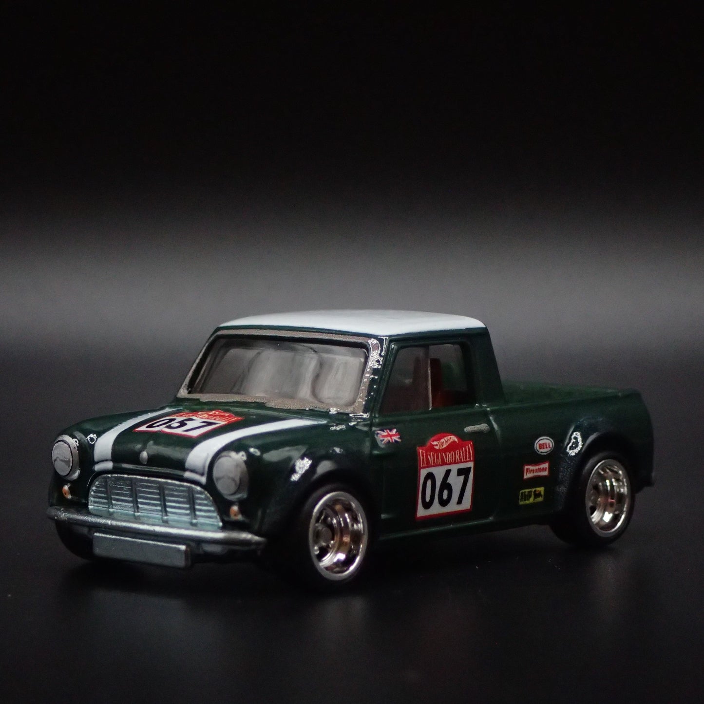 1967 67 AUSTIN MINI COOPER PICKUP TRUCK 1:64 SCALE DIORAMA DIECAST MODEL CAR