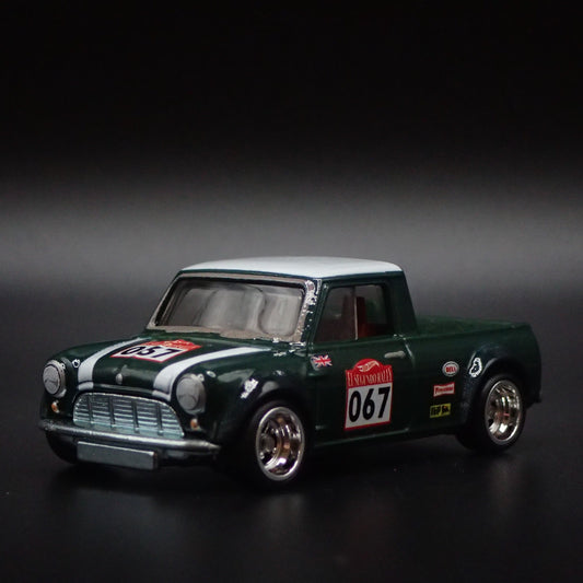 1967 67 AUSTIN MINI COOPER PICKUP TRUCK 1:64 SCALE DIORAMA DIECAST MODEL CAR