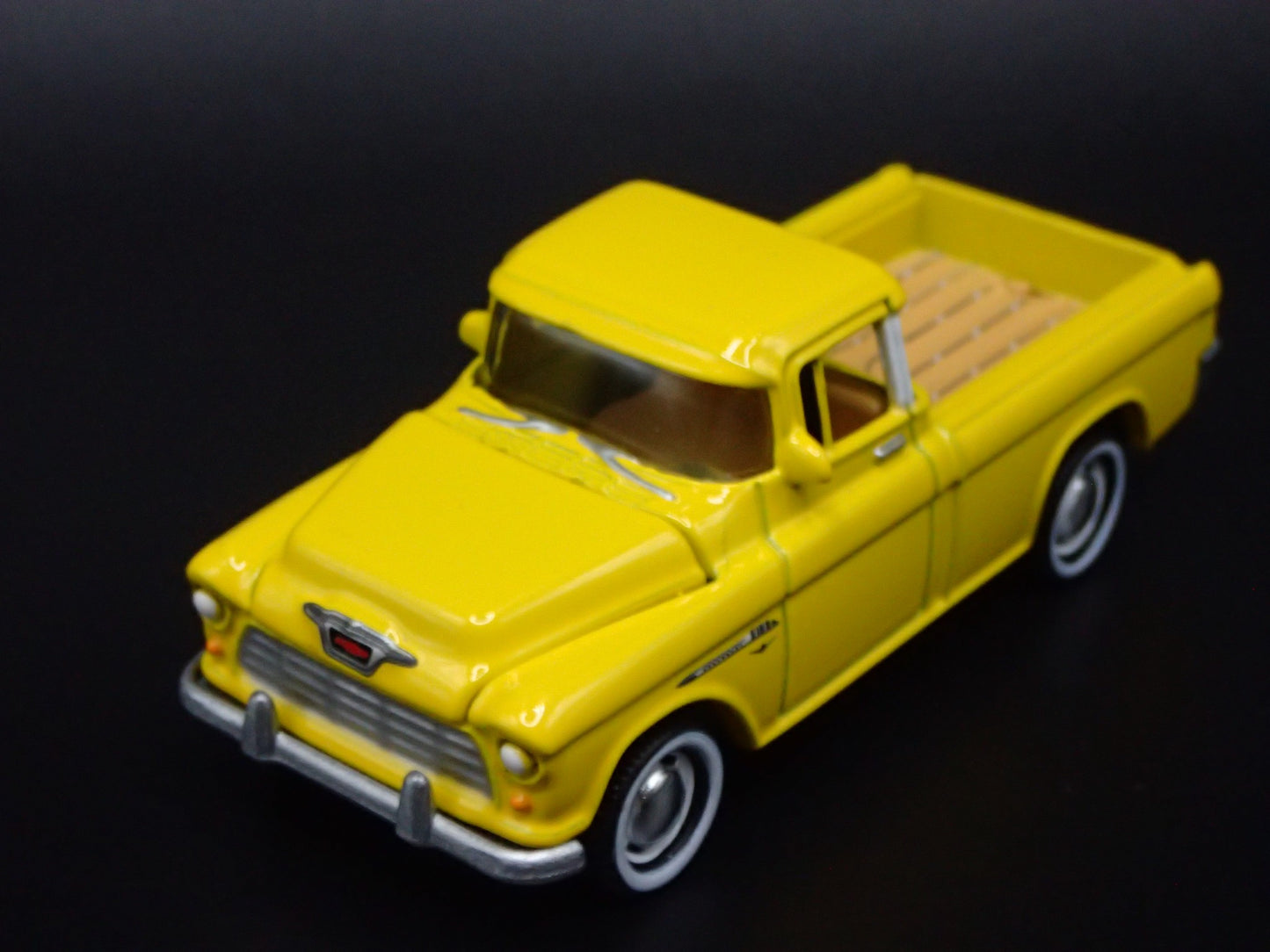 1955 55 CHEVY CHEVROLET CAMEO PICKUP TRUCK 1:64 SCALE DIORAMA DIECAST MODEL CAR