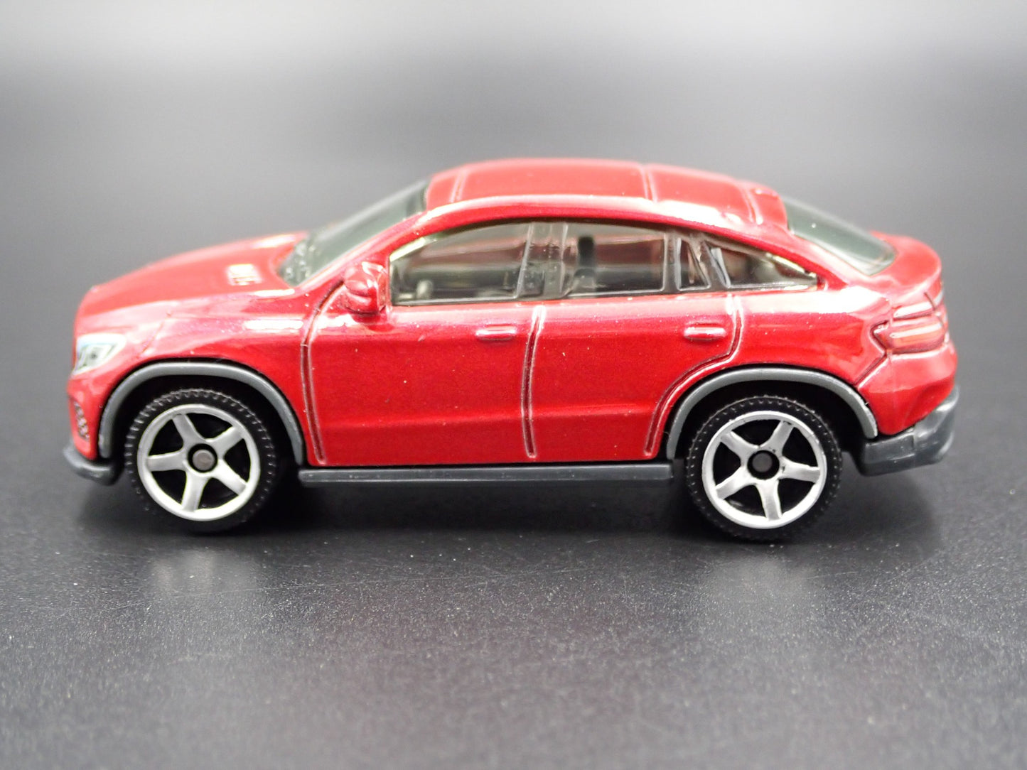 2012-2019 MERCEDES-BENZ GLE COUPE RED RARE 1:64 SCALE DIORAMA DIECAST MODEL CAR