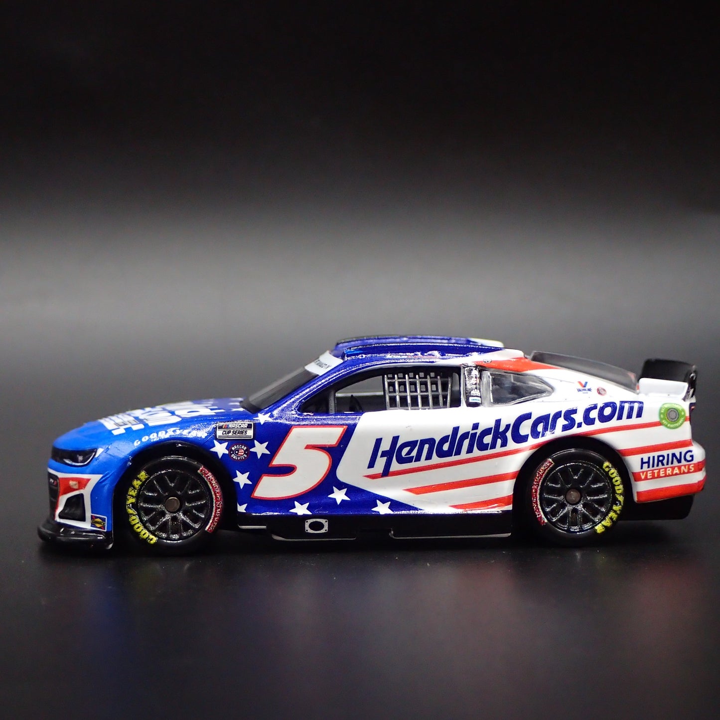 2022 CHEVY CAMARO ZL1 #5 KYLE LARSON NASCAR SALUTES 1:64 SCALE DIECAST MODEL CAR