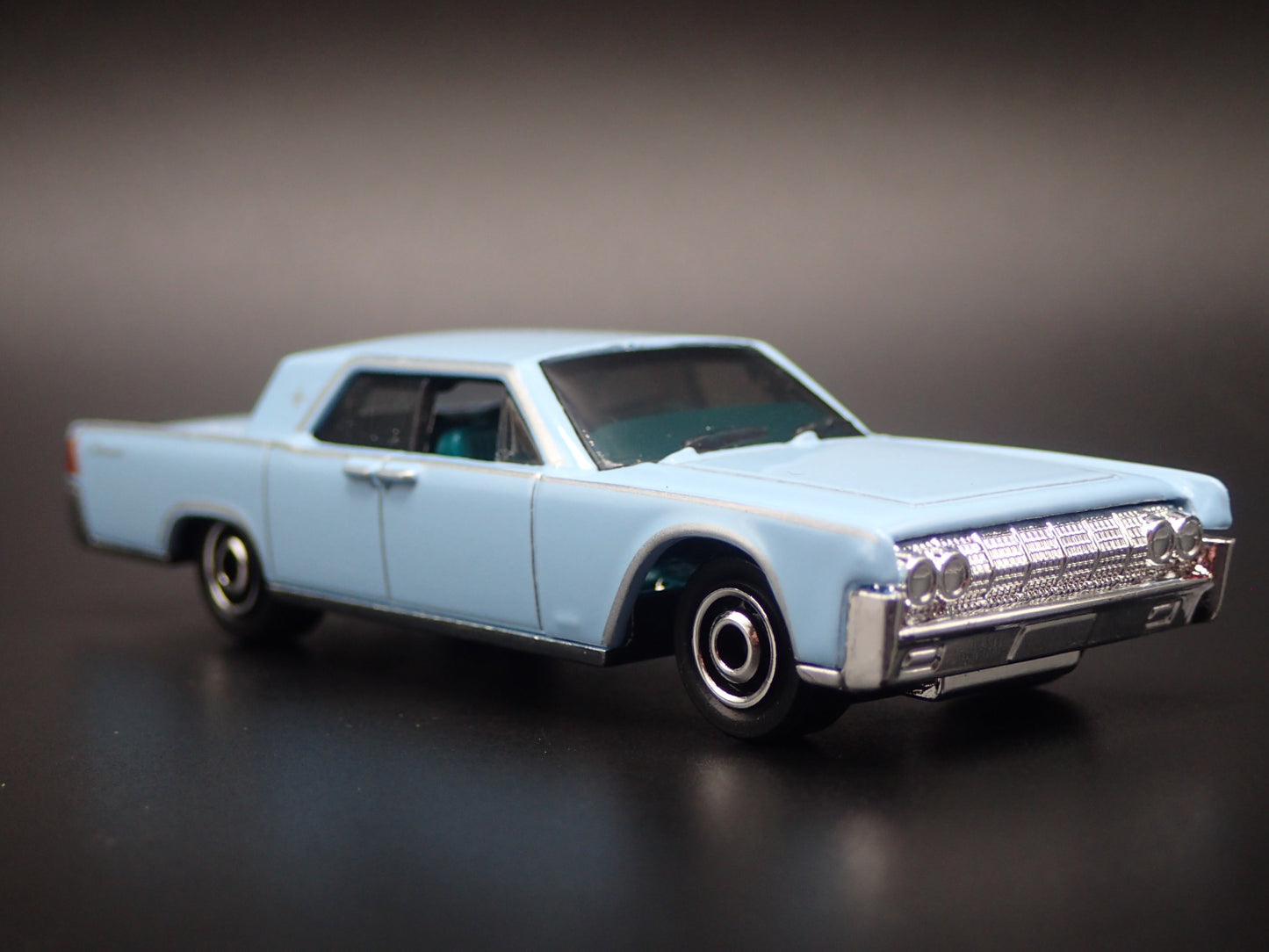 1964 64 LINCOLN CONTINENTAL 1:64 SCALE COLLECTIBLE DIORAMA DIECAST MODEL CAR