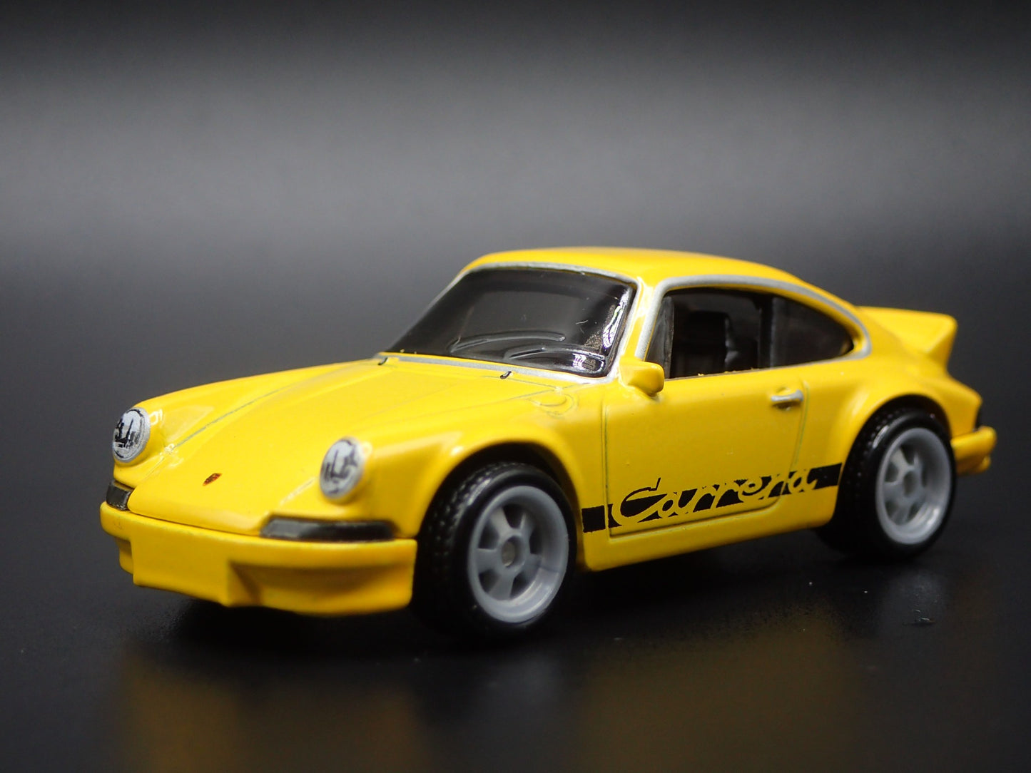 1973-1977 PORSCHE 911 CARRERA RS 2.7 1:64 SCALE COLLECTIBLE DIECAST MODEL CAR