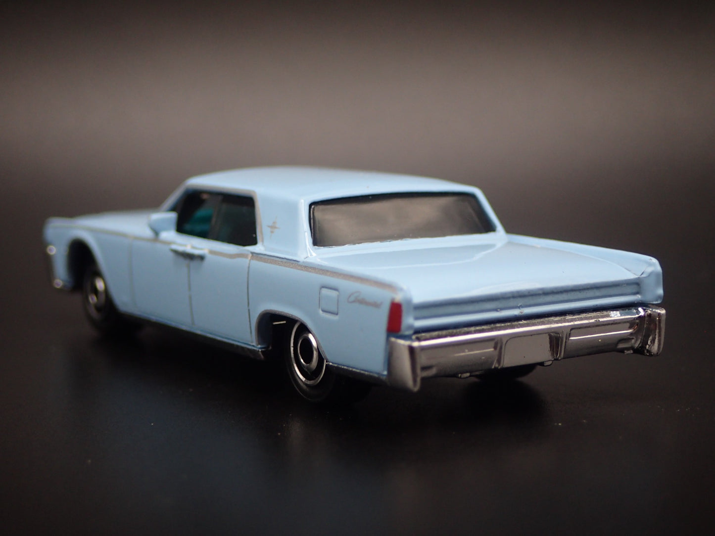 1964 64 LINCOLN CONTINENTAL 1:64 SCALE COLLECTIBLE DIORAMA DIECAST MODEL CAR