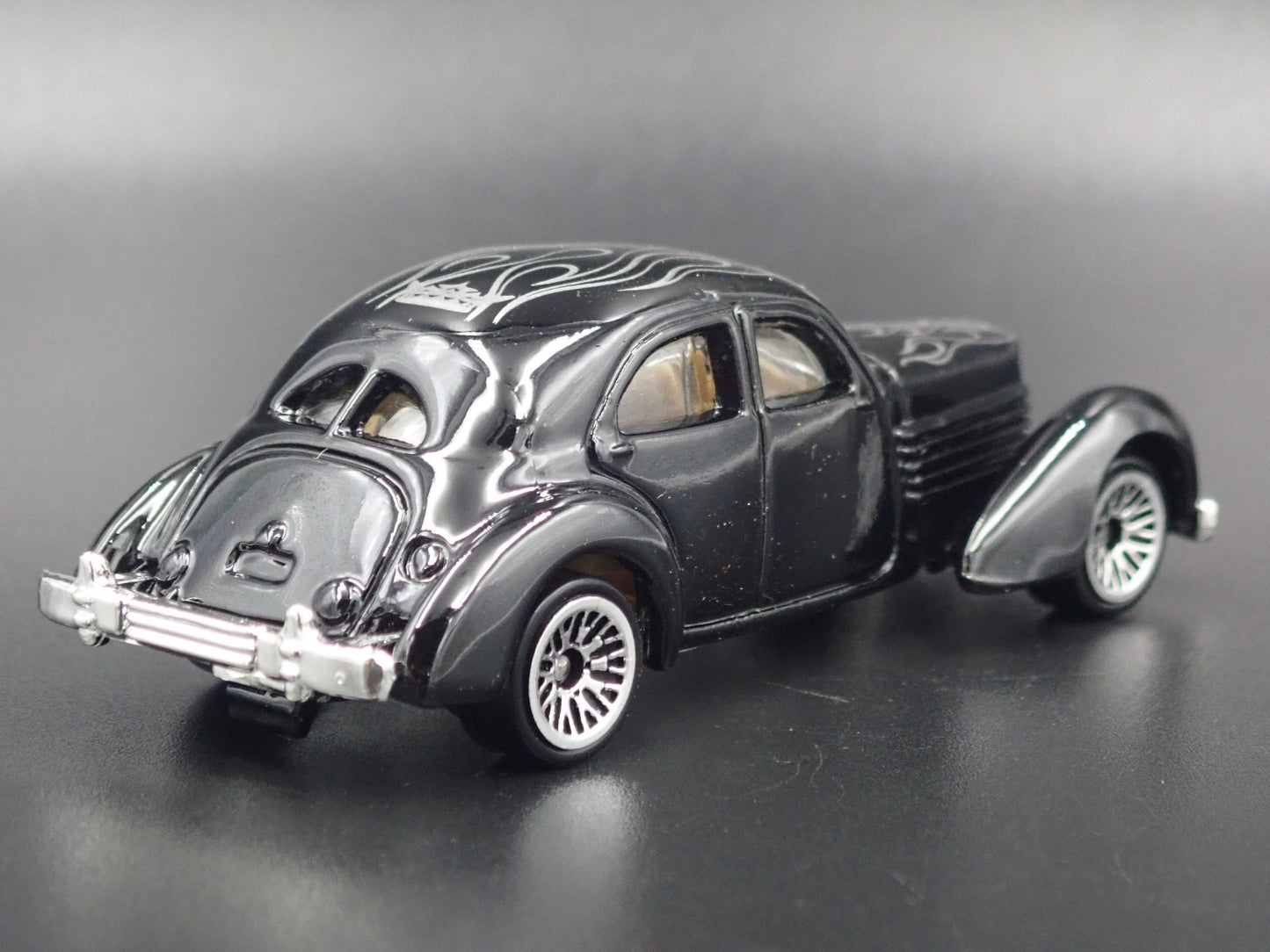 1936-1937 CORD 810 BLACK 1:64 SCALE COLLECTIBLE DIORAMA DIECAST MODEL CAR