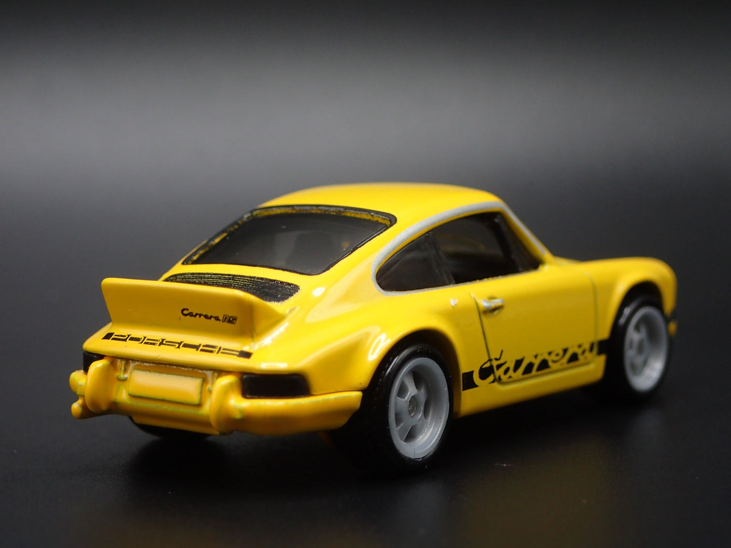 1973-1977 PORSCHE 911 CARRERA RS 2.7 1:64 SCALE COLLECTIBLE DIECAST MODEL CAR