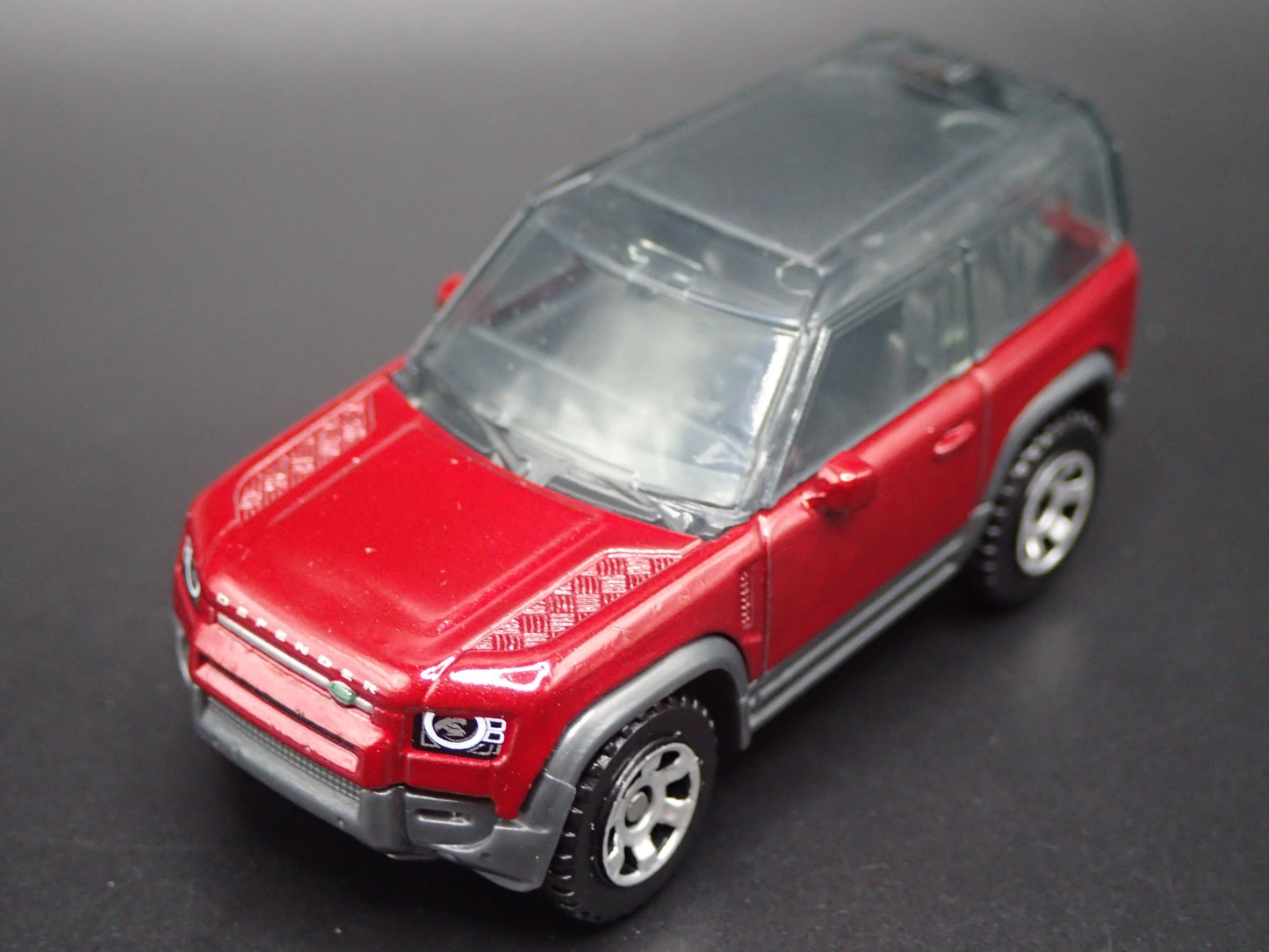 2020-2025 LAND ROVER DEFENDER 90 BURGUNDY 1/64 SCALE DIORAMA DIECAST MODEL CAR