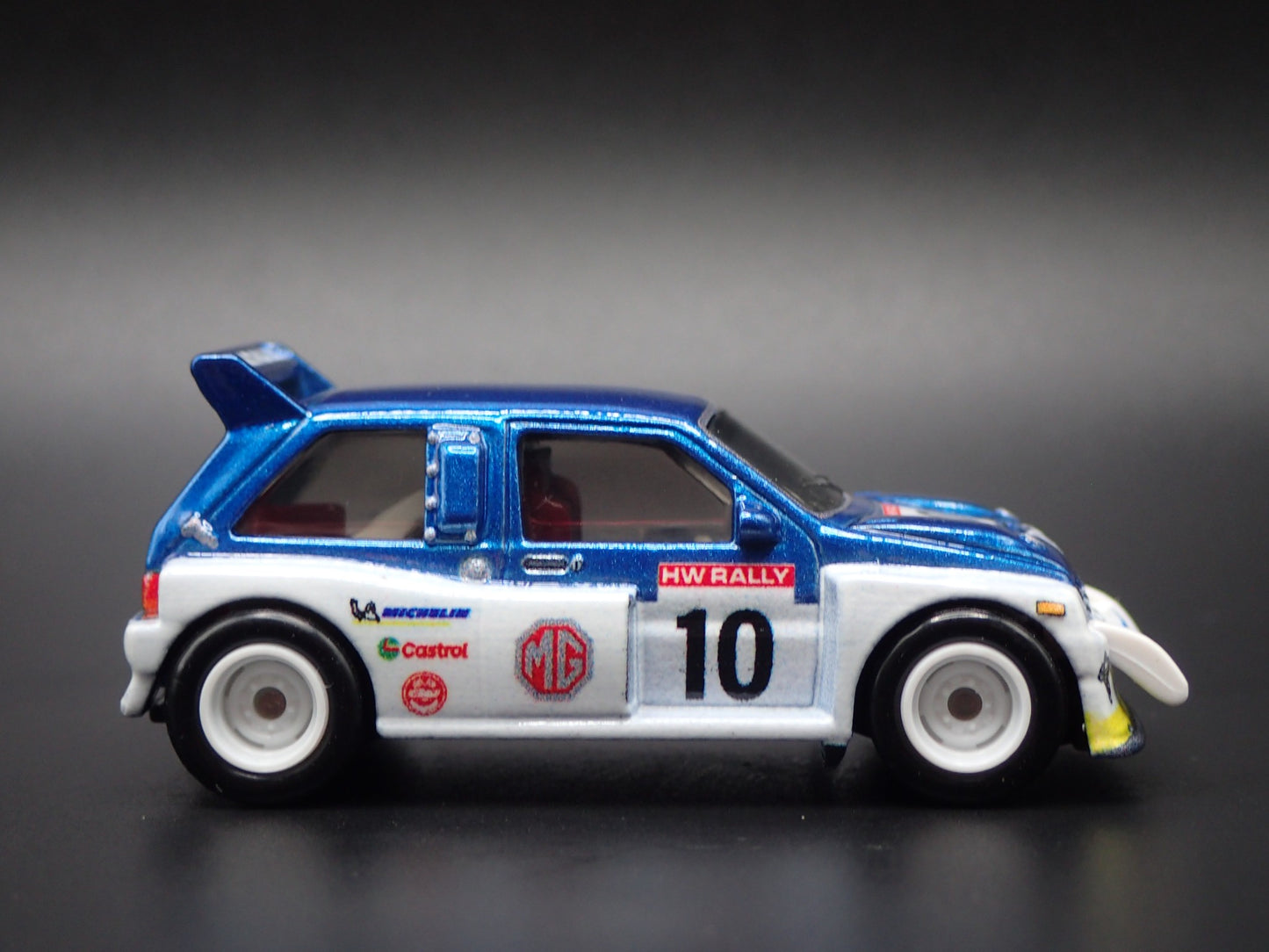 1984-1987 MG METRO 6R4 EIBACH RACE CAR 1:64 SCALE DIORAMA DIECAST MODEL CAR