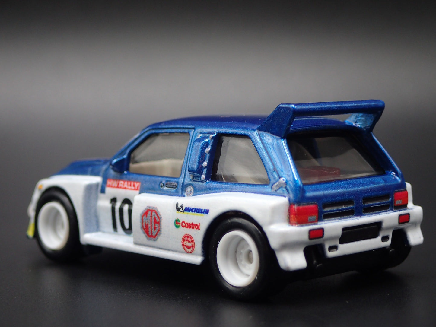 1984-1987 MG METRO 6R4 EIBACH RACE CAR 1:64 SCALE DIORAMA DIECAST MODEL CAR