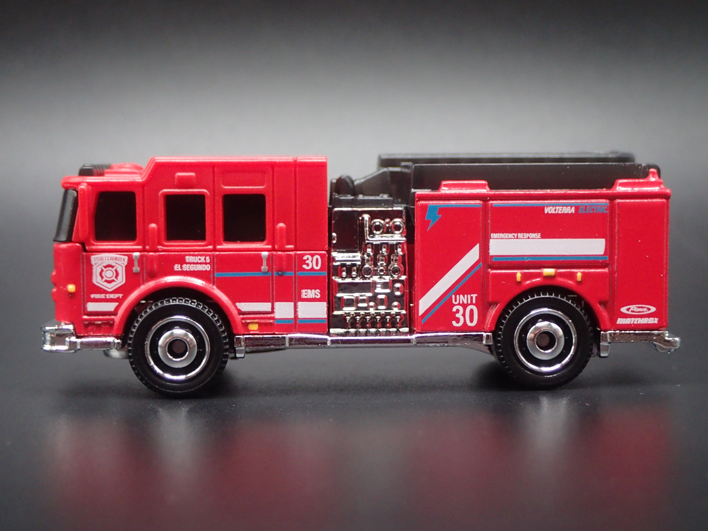 PIERCE VOLTERRA EV FIRE ENGINE TRUCK 1:64 MB SCALE COLLECTIBLE DIECAST MODEL CAR