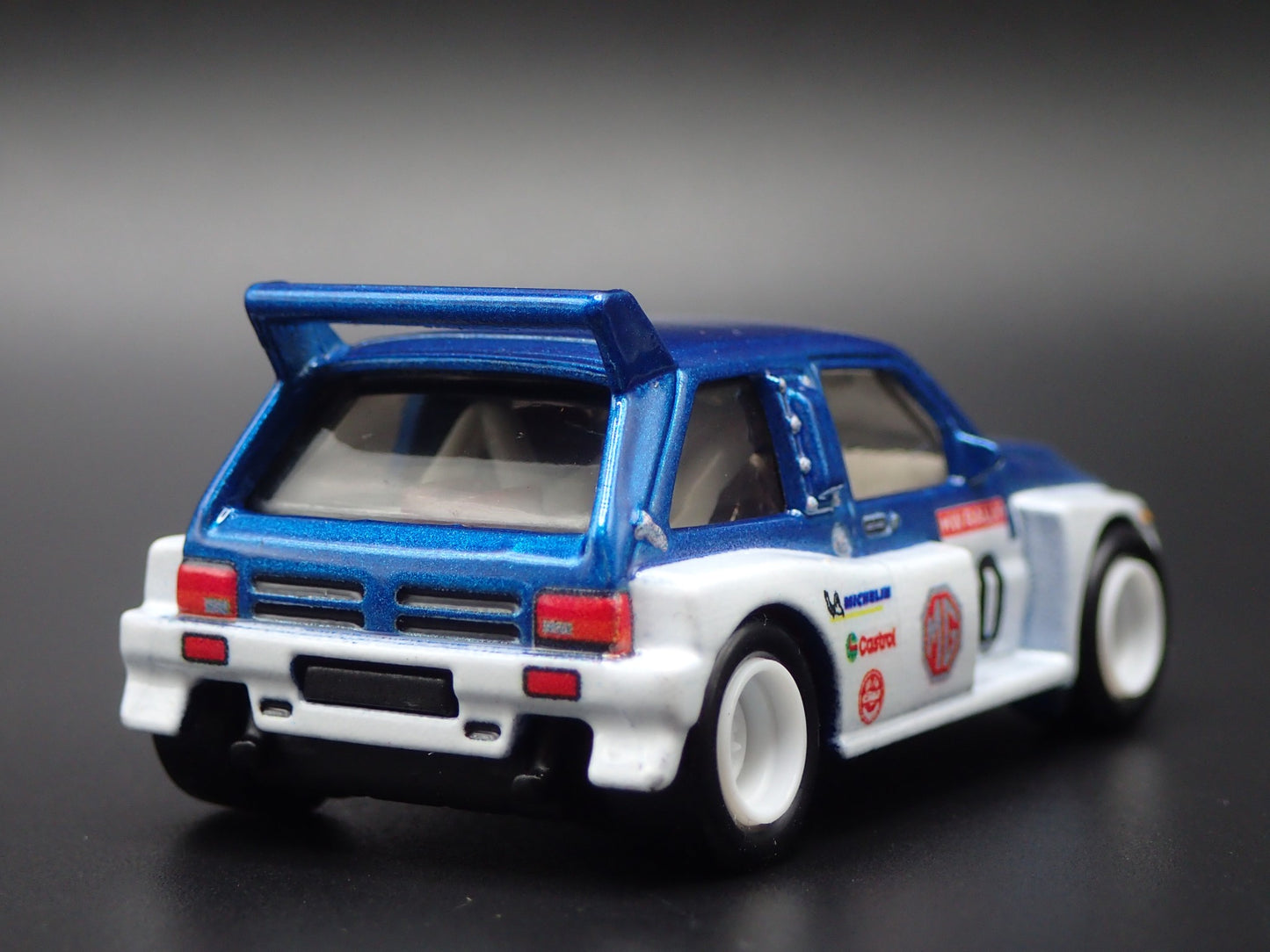 1984-1987 MG METRO 6R4 EIBACH RACE CAR 1:64 SCALE DIORAMA DIECAST MODEL CAR