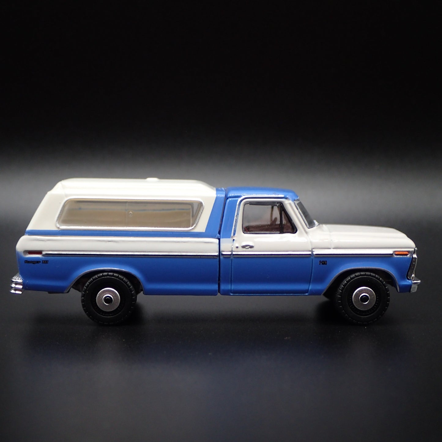 1975 75 FORD F100 RANGER XLT LONG BED PICKUP TRUCK 1/64 SCALE DIECAST MODEL CAR