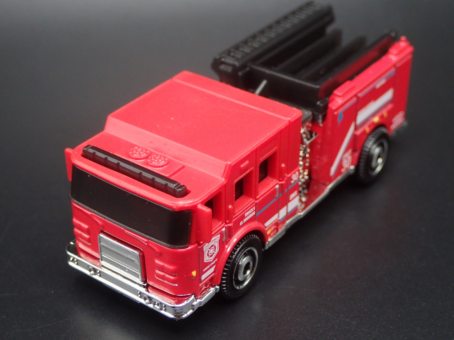PIERCE VOLTERRA EV FIRE ENGINE TRUCK 1:64 MB SCALE COLLECTIBLE DIECAST MODEL CAR