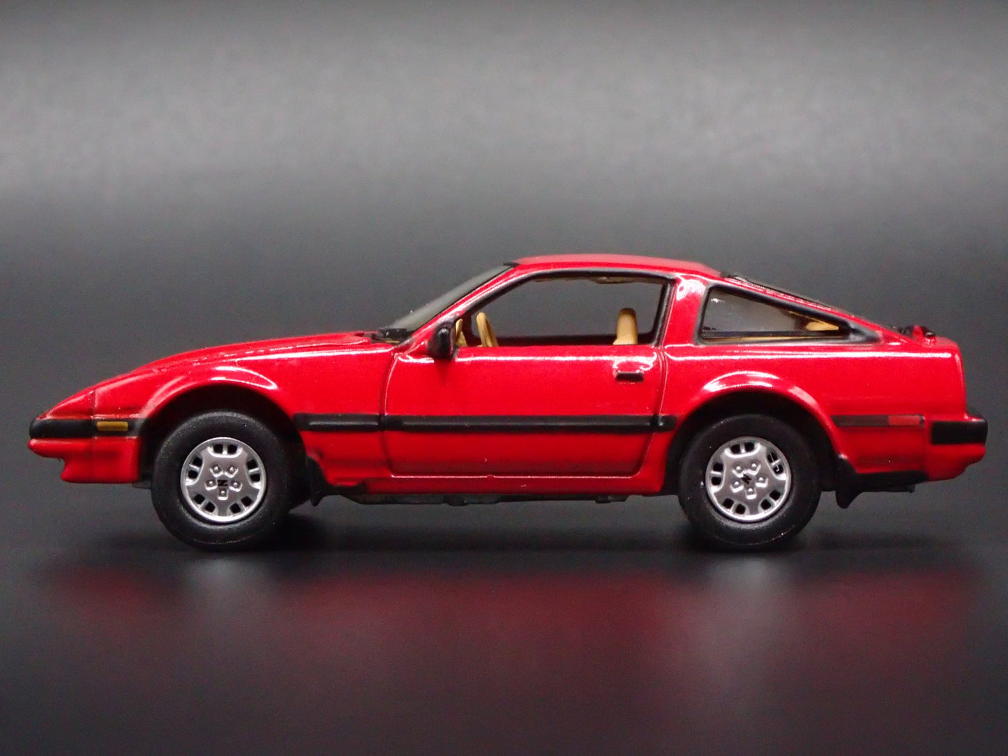 1983-1989 NISSAN 300ZX RED 1:64 SCALE COLLECTIBLE DIORAMA DIECAST MODEL CAR