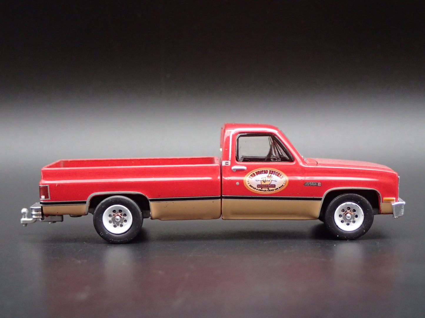 1982 82 GMC K2500 4X4 PICKUP TRUCK HITCH SQUAREBODY 1/64 SCALE DIECAST MODEL CAR