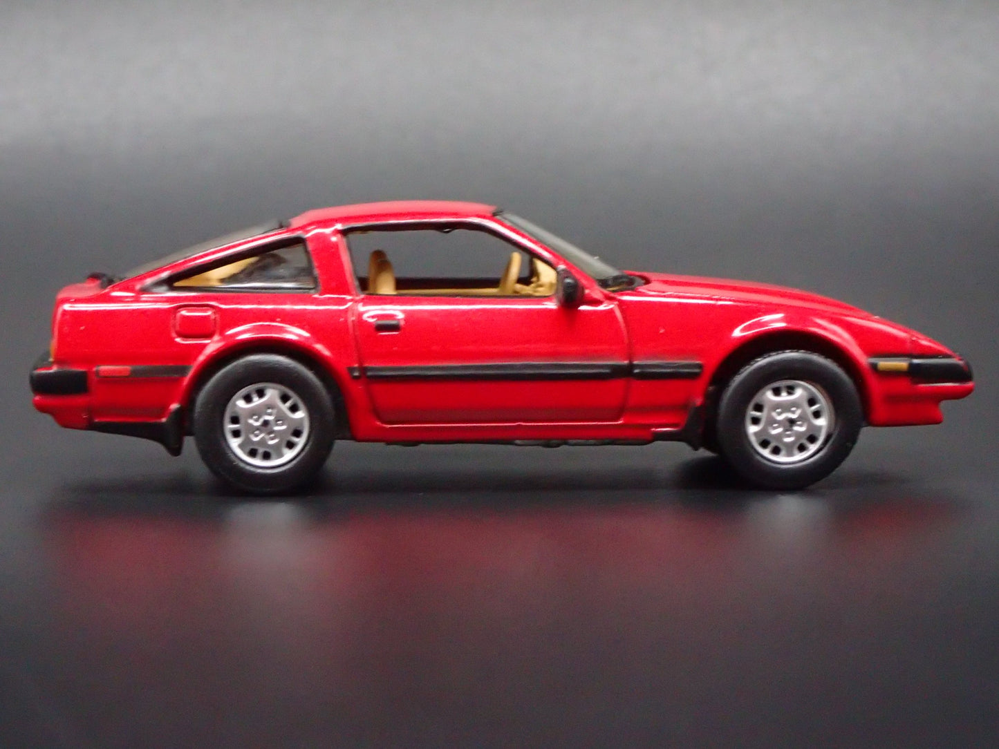 1983-1989 NISSAN 300ZX RED 1:64 SCALE COLLECTIBLE DIORAMA DIECAST MODEL CAR