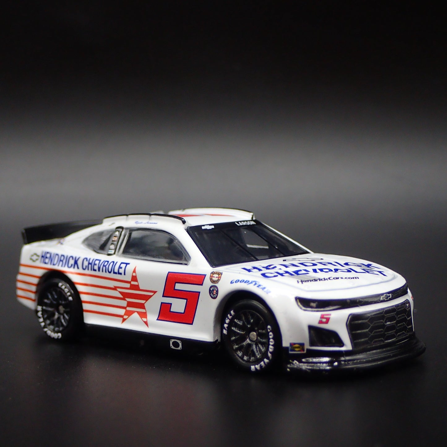 2022 22 CHEVY CAMARO ZL1 5 KYLE LARSON NASCAR THROWBACK 1:64 DIECAST MODEL CAR