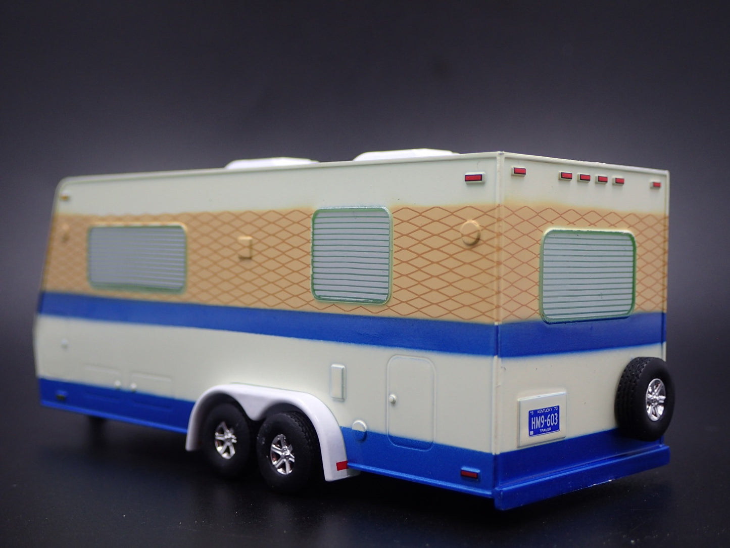 VINTAGE CAMPER TRAILER W/ HITCH RARE 1:64 SCALE COLLECTIBLE DIORAMA MODEL CAR
