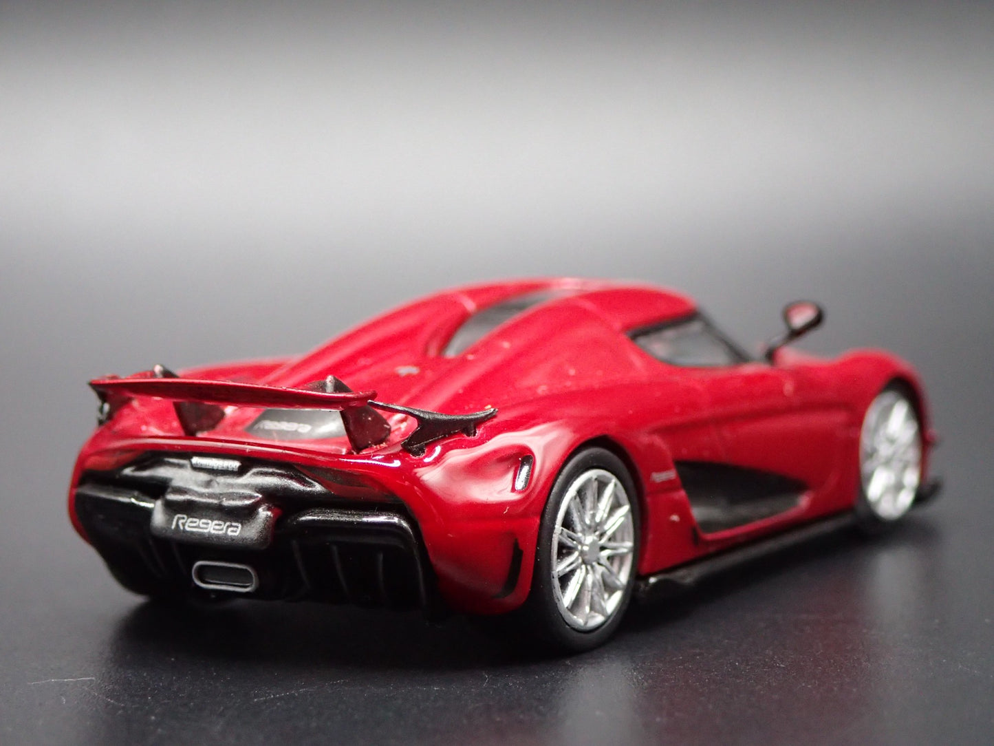 2016-2022 KOENIGSEGG REGERA SUPERCAR RED 1:64 SCALE DIORAMA DIECAST MODEL CAR