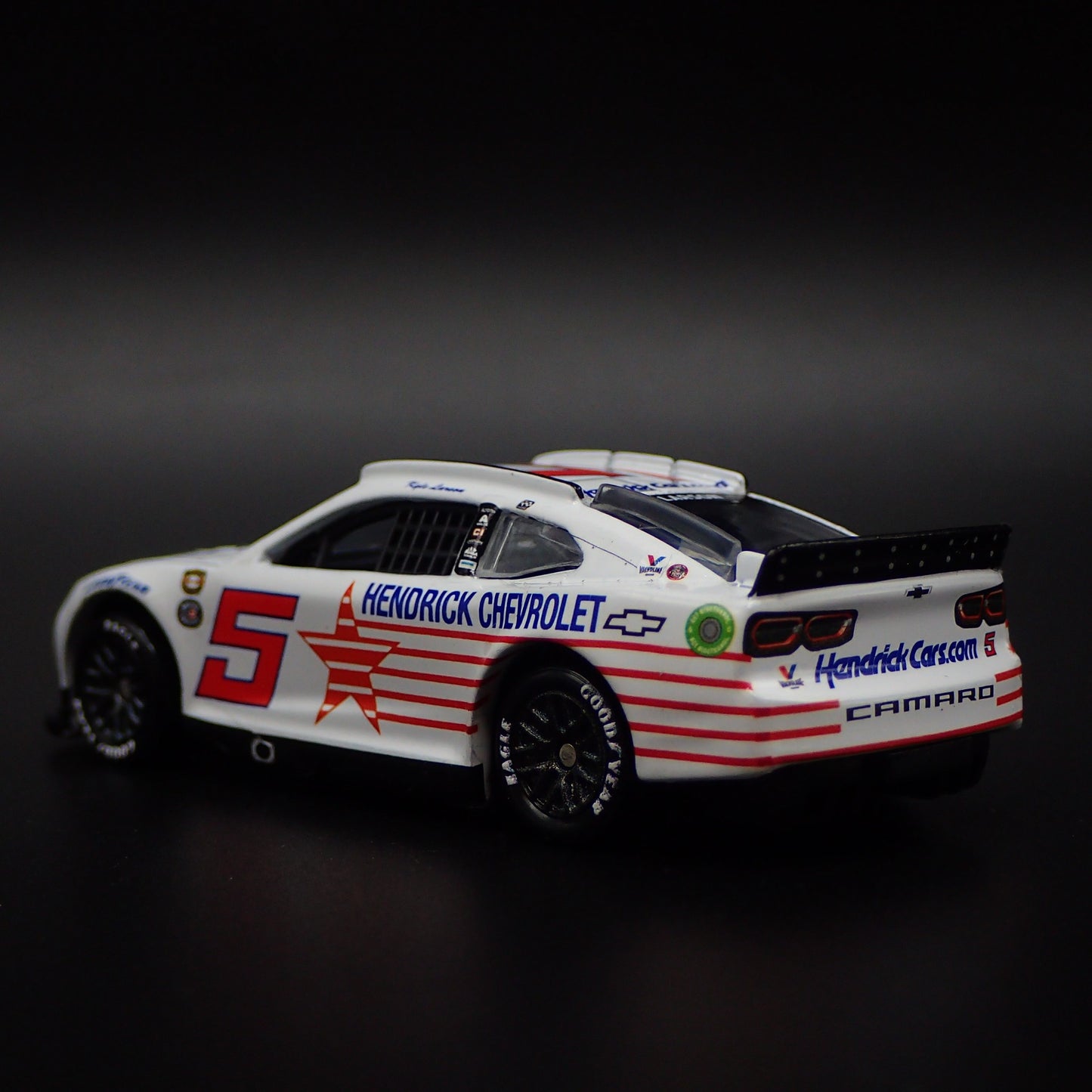 2022 22 CHEVY CAMARO ZL1 5 KYLE LARSON NASCAR THROWBACK 1:64 DIECAST MODEL CAR