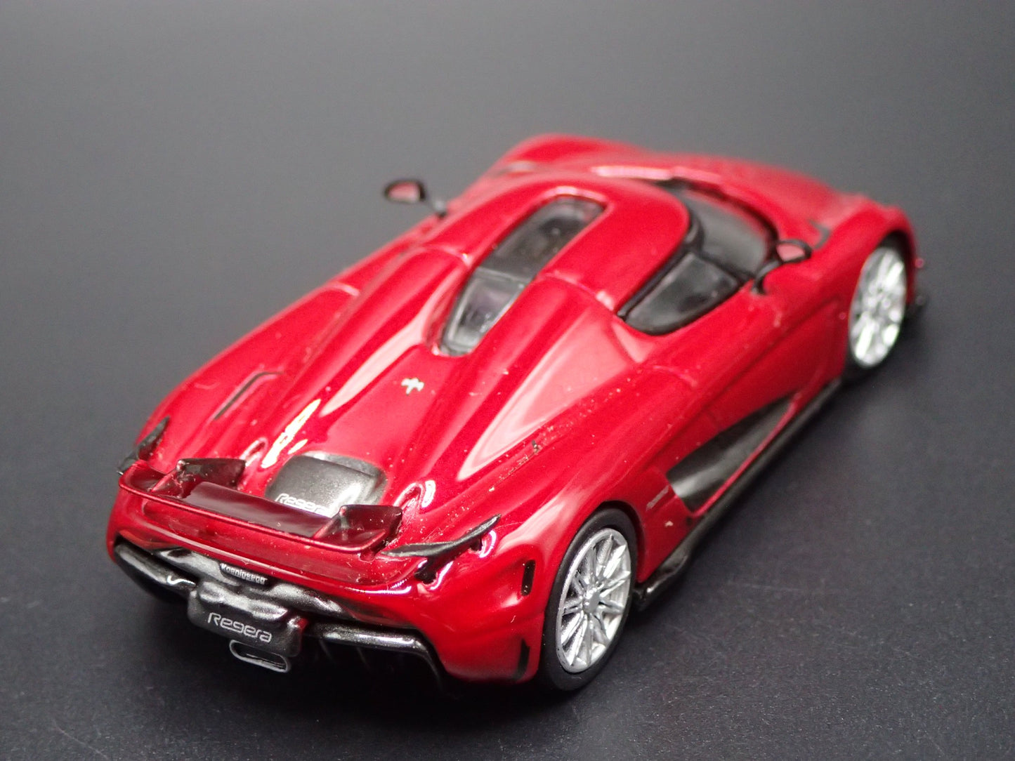 2016-2022 KOENIGSEGG REGERA SUPERCAR RED 1:64 SCALE DIORAMA DIECAST MODEL CAR