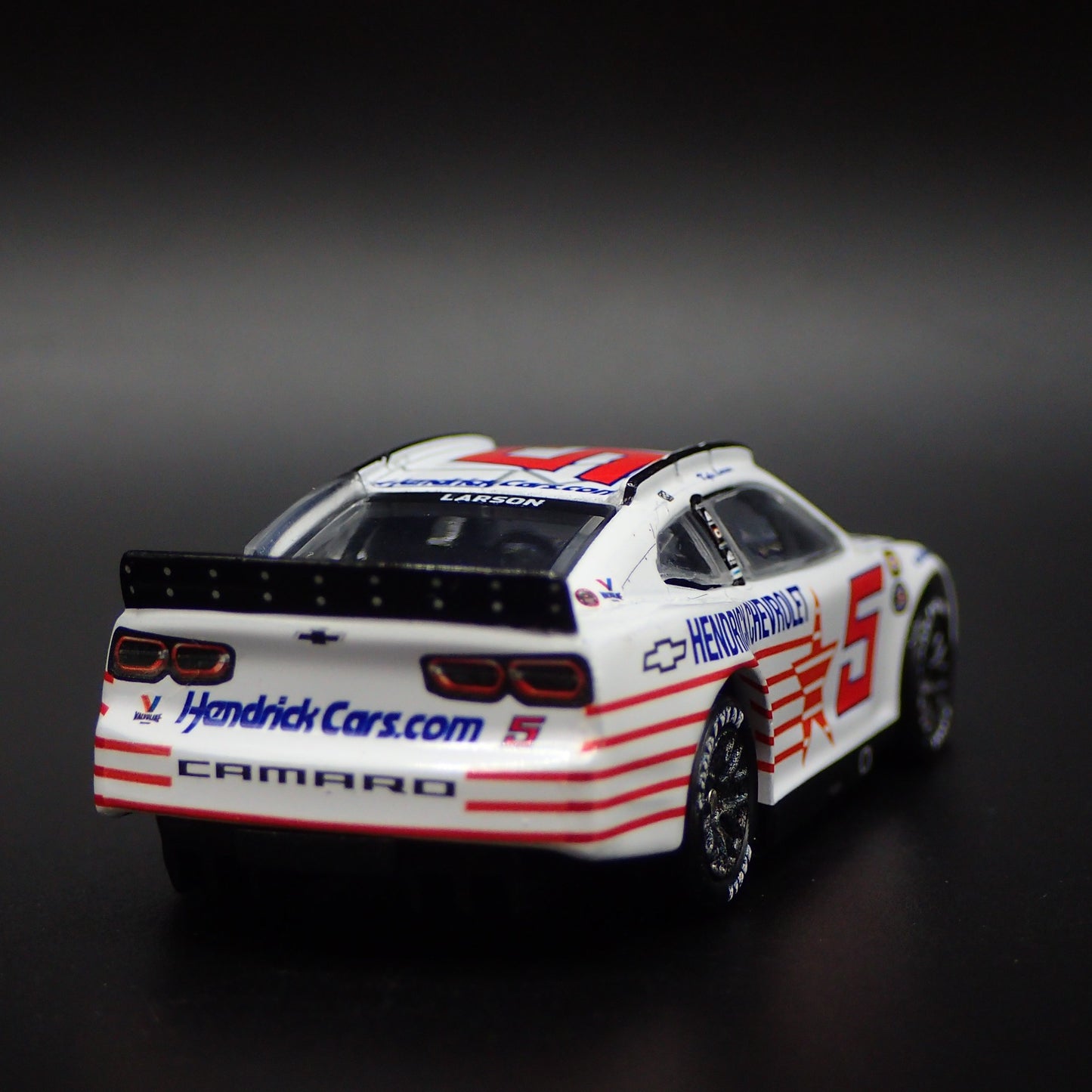 2022 22 CHEVY CAMARO ZL1 5 KYLE LARSON NASCAR THROWBACK 1:64 DIECAST MODEL CAR