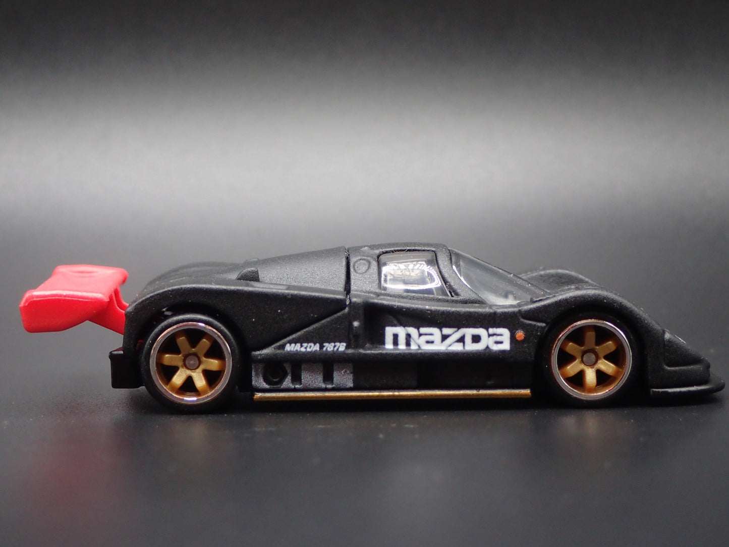 MAZDA 787B RACING CAR BLACK 1:64 SCALE COLLECTIBLE DIORAMA DIECAST MODEL CAR