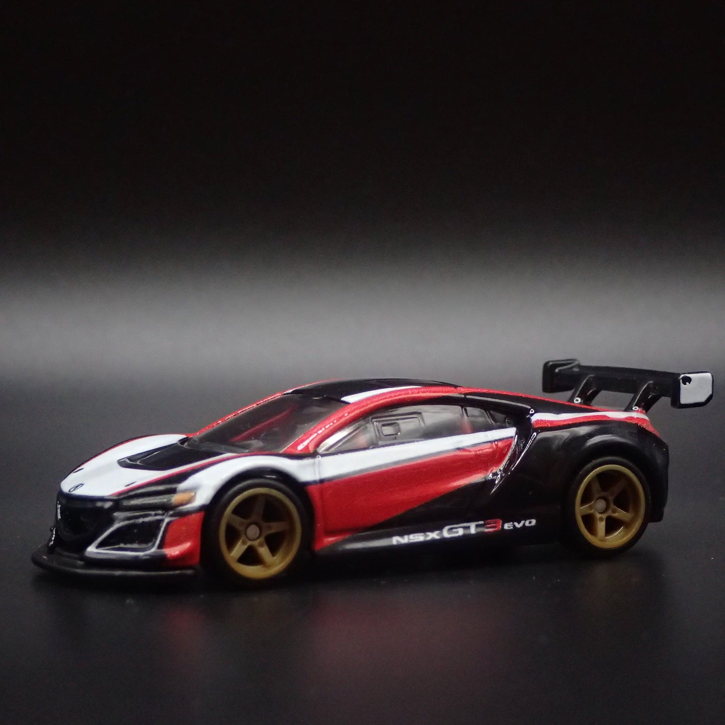 2017-2023 ACURA NSX GT3 EVO RACING 1:64 SCALE DISPLAY DIORAMA DIE