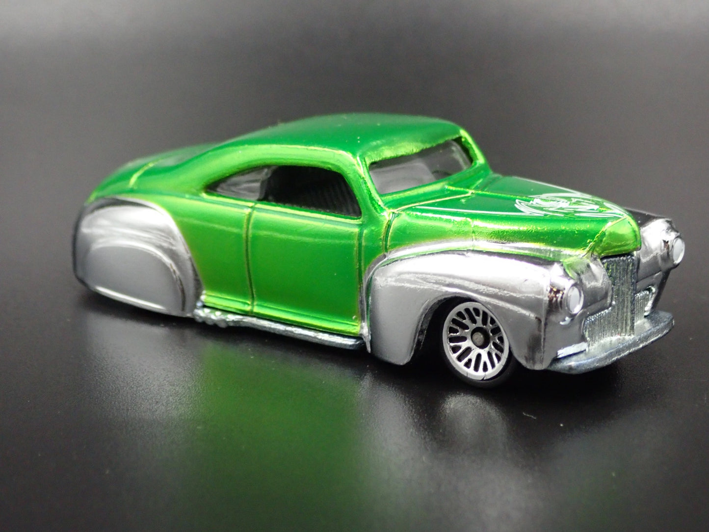 1941 41 FORD TAIL DRAGGER CUSTOM HOT ROD 1:64 SCALE DIORAMA DIECAST MODEL CAR