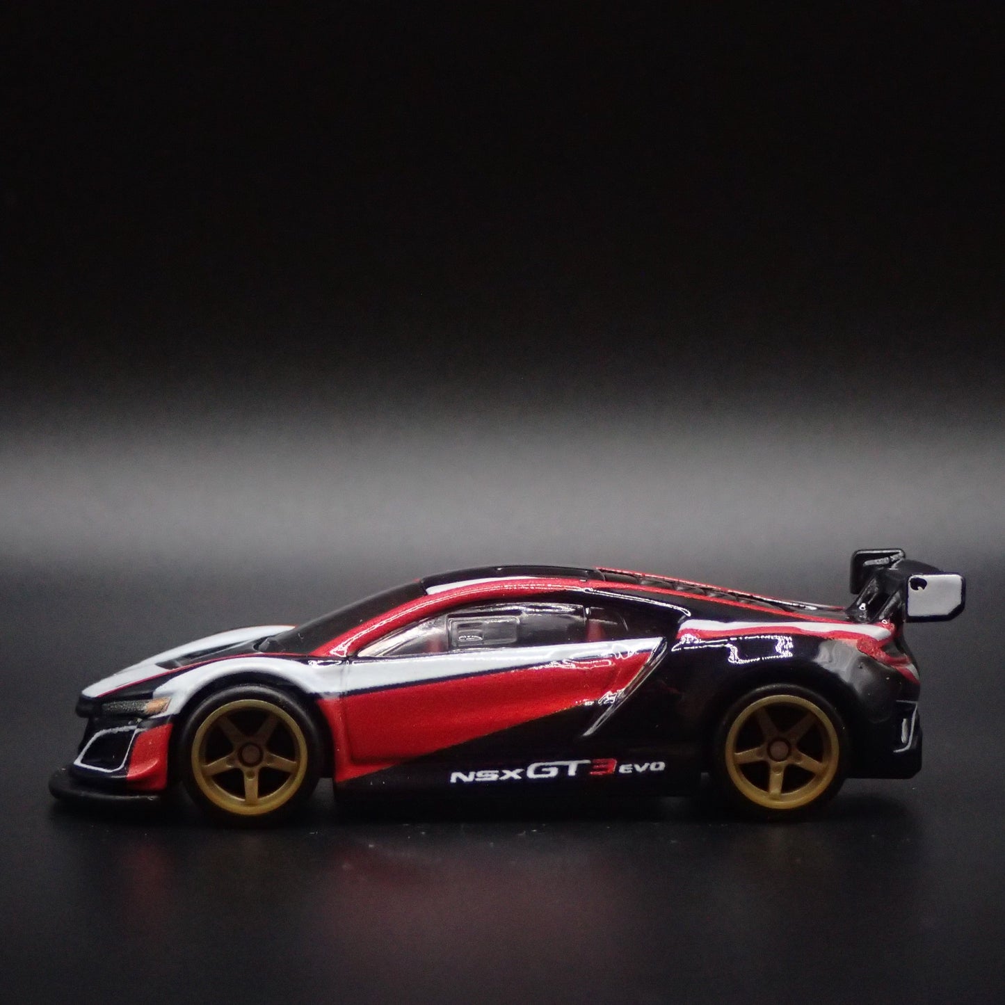 2017-2023 ACURA NSX GT3 EVO RACING 1:64 SCALE DISPLAY DIORAMA DIE